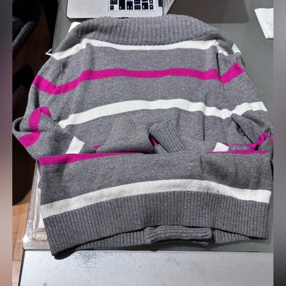 ✨ Cozy Tommy Hilfiger Women’s Sweater - Never Worn ✨ - Picture 14 of 15